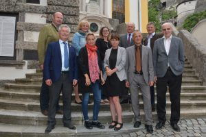 Zu Gast auf der Festung Kufstein: Die Mitglieder des RLA Mitte im Beisein von Vertreterinnen vom Amt der Tiroler Landesregierung (Frau Mag.a Hilger), von der Regierung von Niederbayern (Frau Frauenberger) und vom Amt der Oberösterreichischen Landesregierung (Frau Anna Höglhammer).