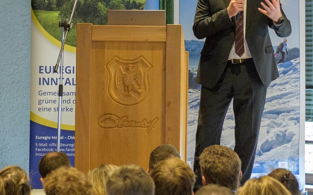 Nahverkehr überwindet Grenzen – Zweiter Euregio-Inntal-ÖPNV-Gipfel in Oberaudorf bringt Bayern und Tirol an einen Tisch