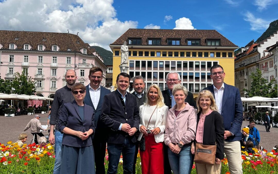 Starke Partnerschaft im Alpenraum: Die Euregio Inntal zu Gast bei der Euregio Tirol-Südtirol-Trentino zum Europatag 2026